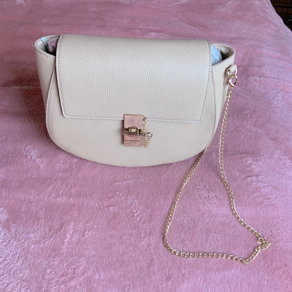 Nude crossbody purse with gold chain